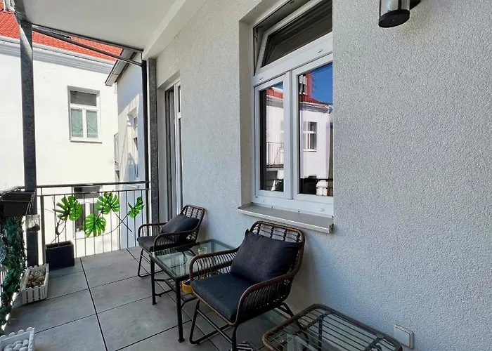 Cozy Retreat With Large Balcony Near Schoenbrunn Vienna