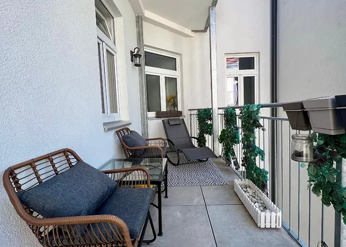 Apartment Cozy Retreat With Large Balcony Near Schoenbrunn *