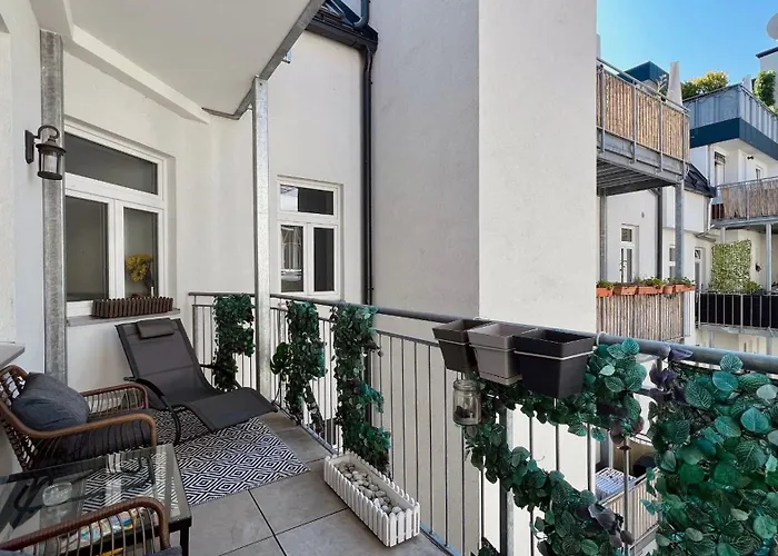 Apartment Cozy Retreat With Large Balcony Near Schoenbrunn